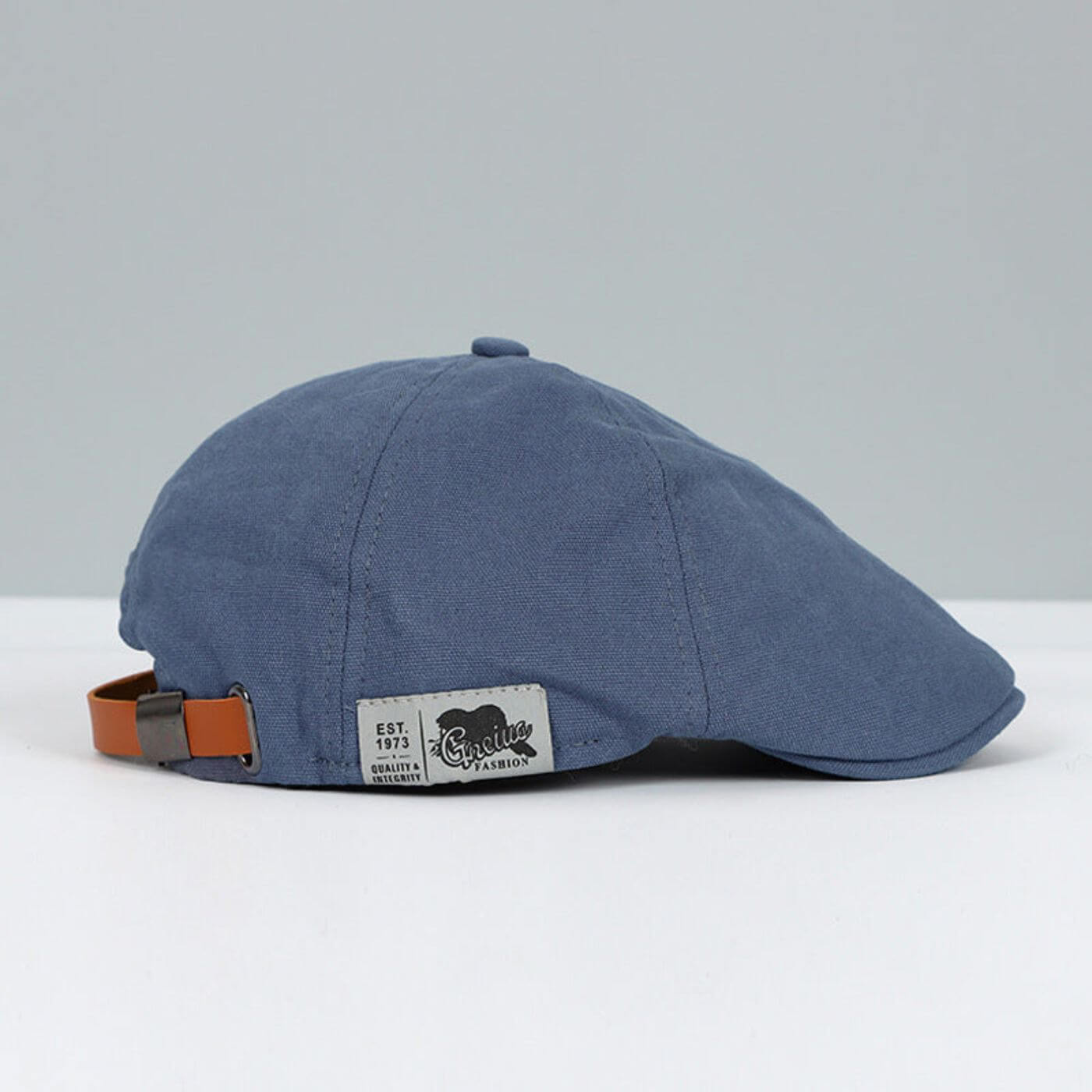 Men's Flat Cap with Adjustable Strap and Classic Newsboy Style