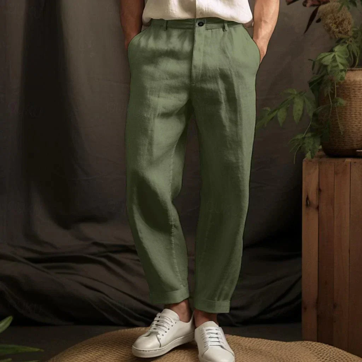 Men's Relaxed Tapered Trousers with Cuffed Hem and Button Closure