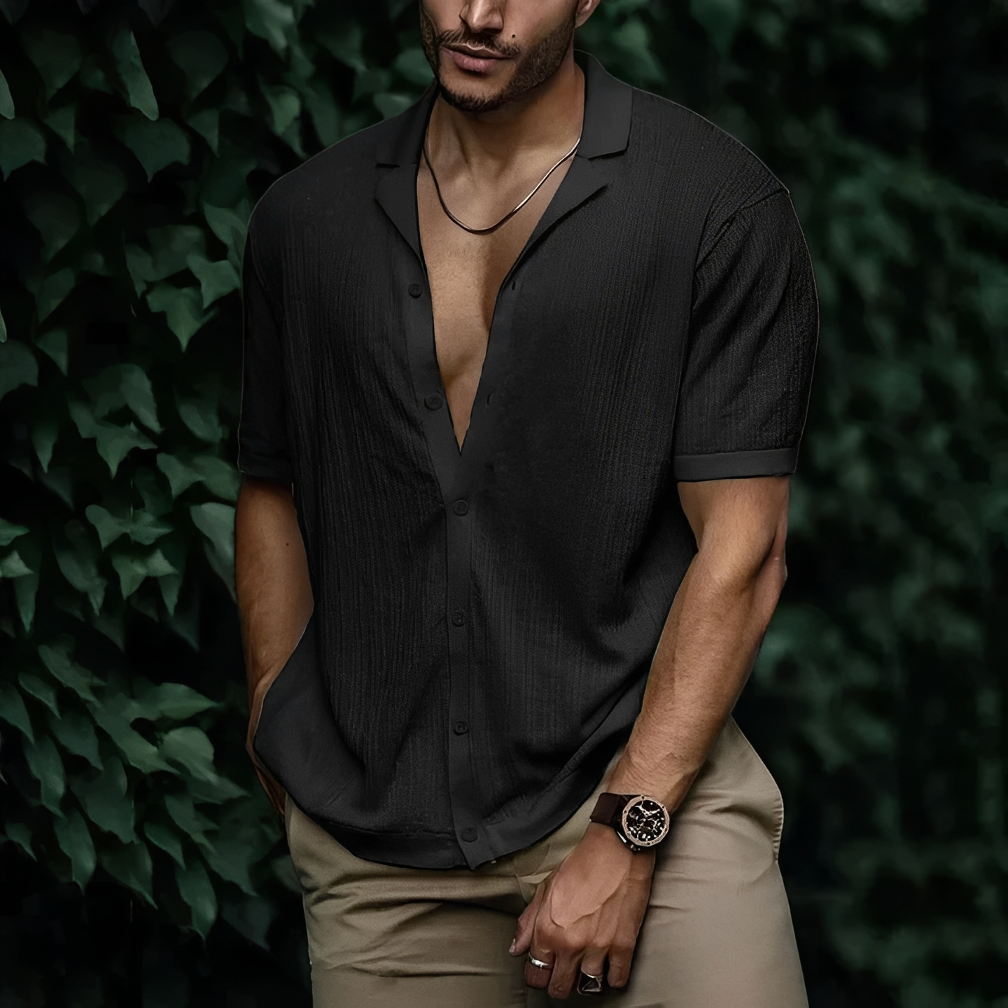 Men's Short Sleeve Shirt with Open Collar and Button Closure