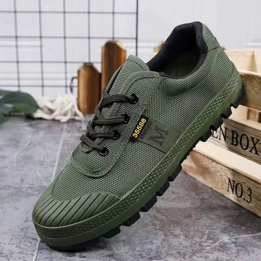Men's Tactical Sneakers Low-Top with Lace-Up Closure and Camouflage Print