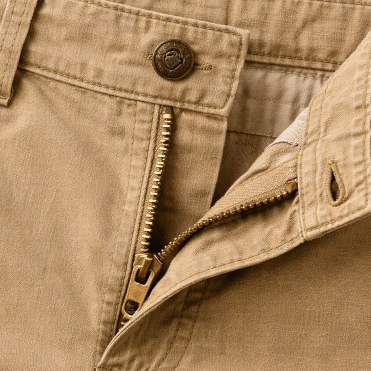 Men's Cargo Shorts with Flap Pockets and Regular Fit