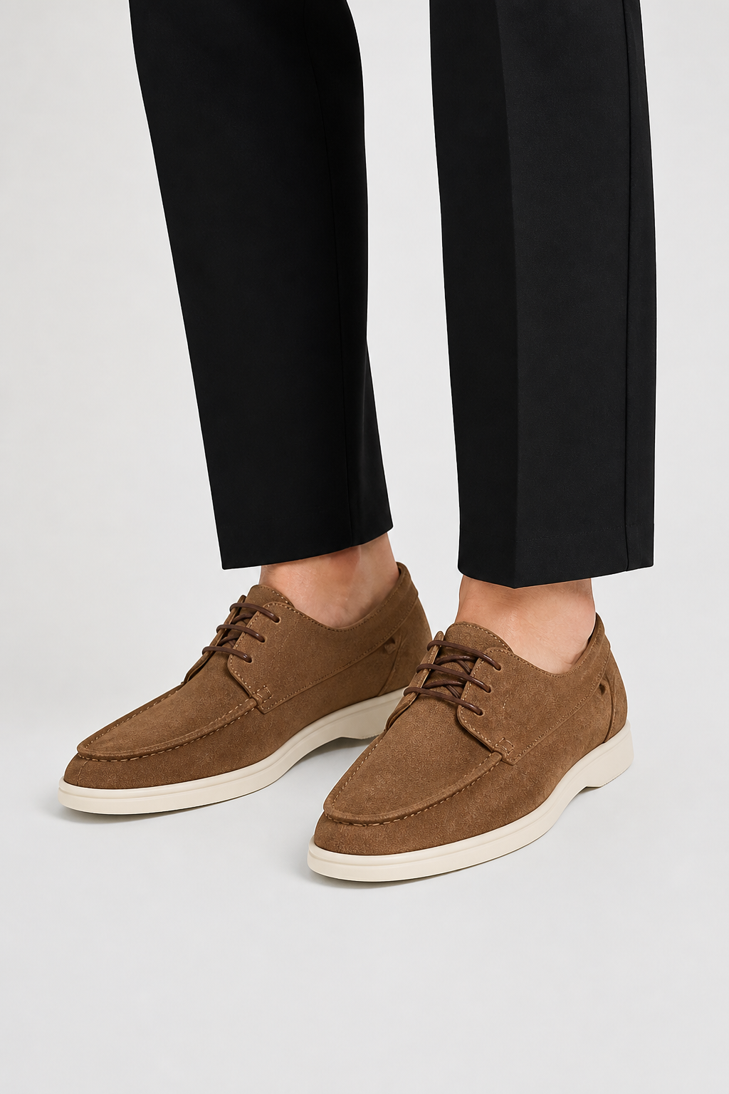Men's Lace-Up Loafers with Moc Toe and White Sole