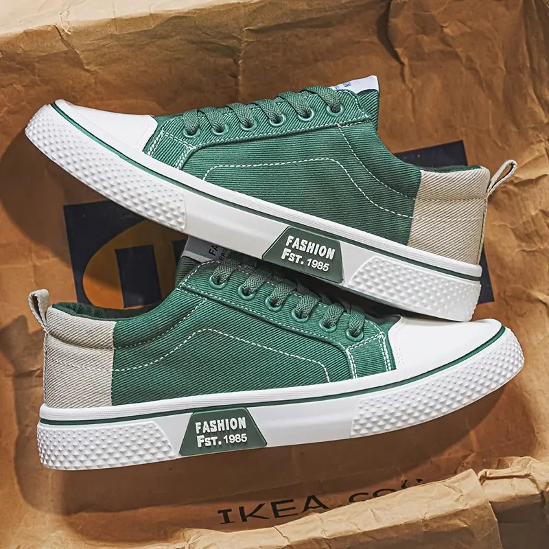 Men's Low-Top Canvas Sneakers with Lace-Up Closure and Cushioned Sole