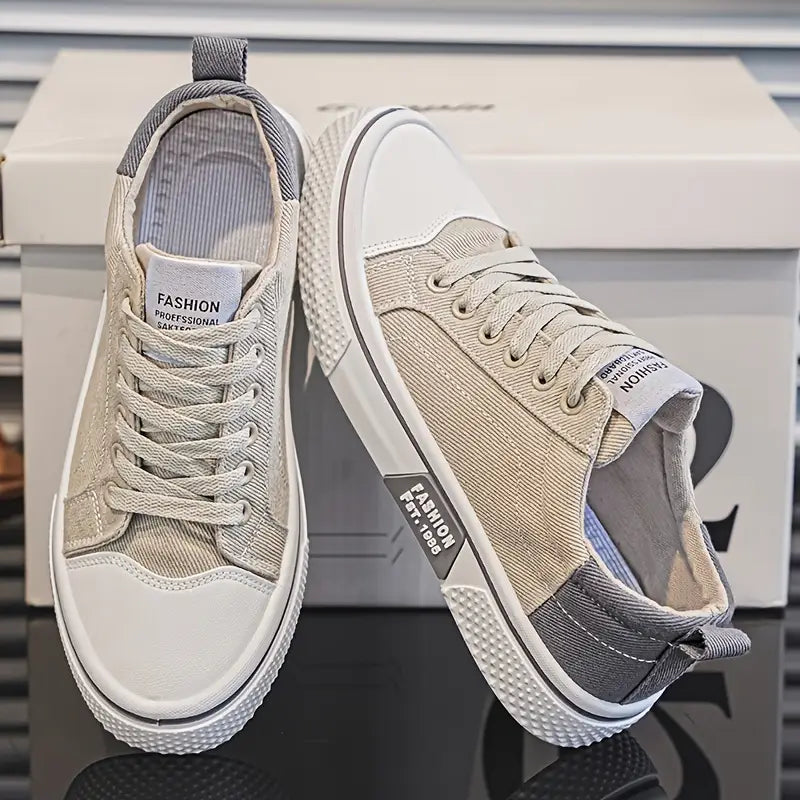 Men's Low-Top Canvas Sneakers with Lace-Up Closure and Cushioned Sole