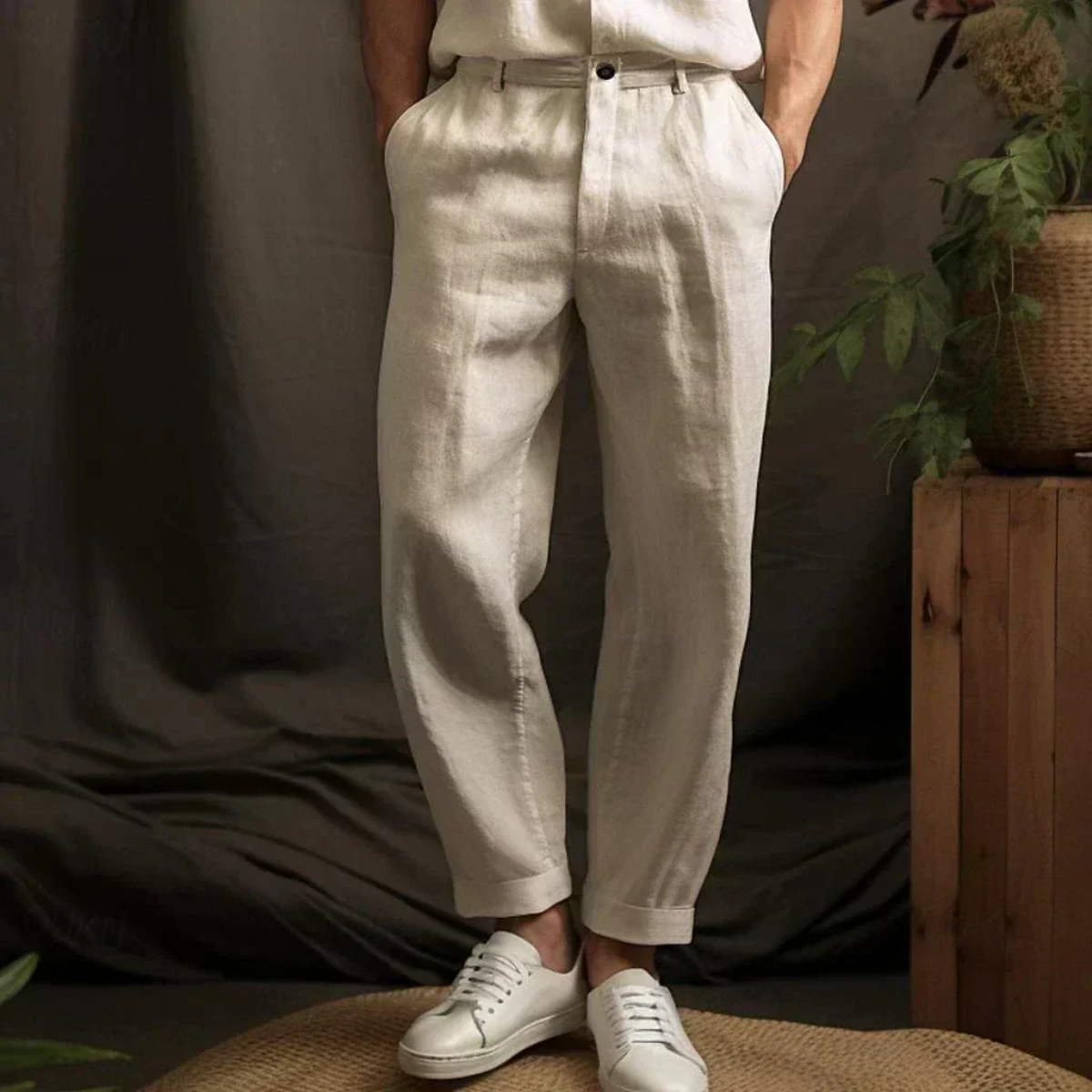 Men's Relaxed Tapered Trousers with Cuffed Hem and Button Closure