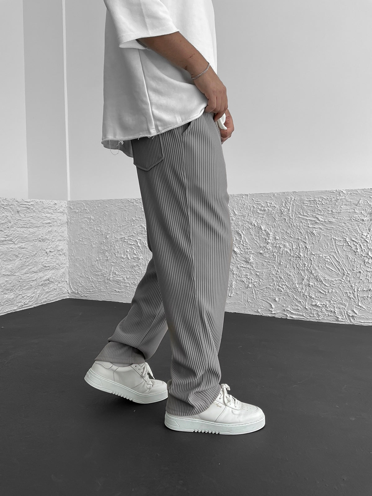 Men's Ribbed Wide-Leg Trousers with Drawstring Waist