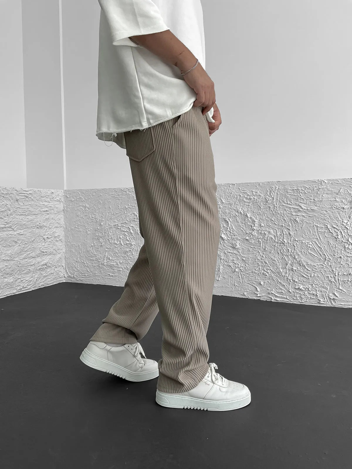 Men's Ribbed Wide-Leg Trousers with Drawstring Waist