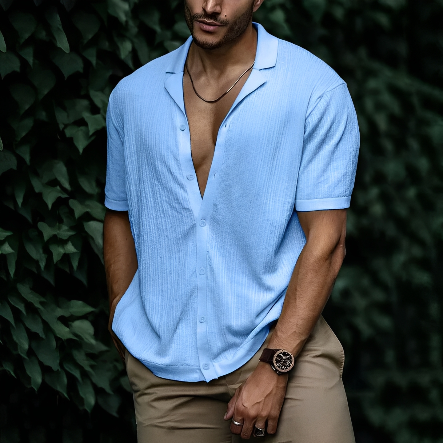 Men's Short Sleeve Shirt with Open Collar and Button Closure