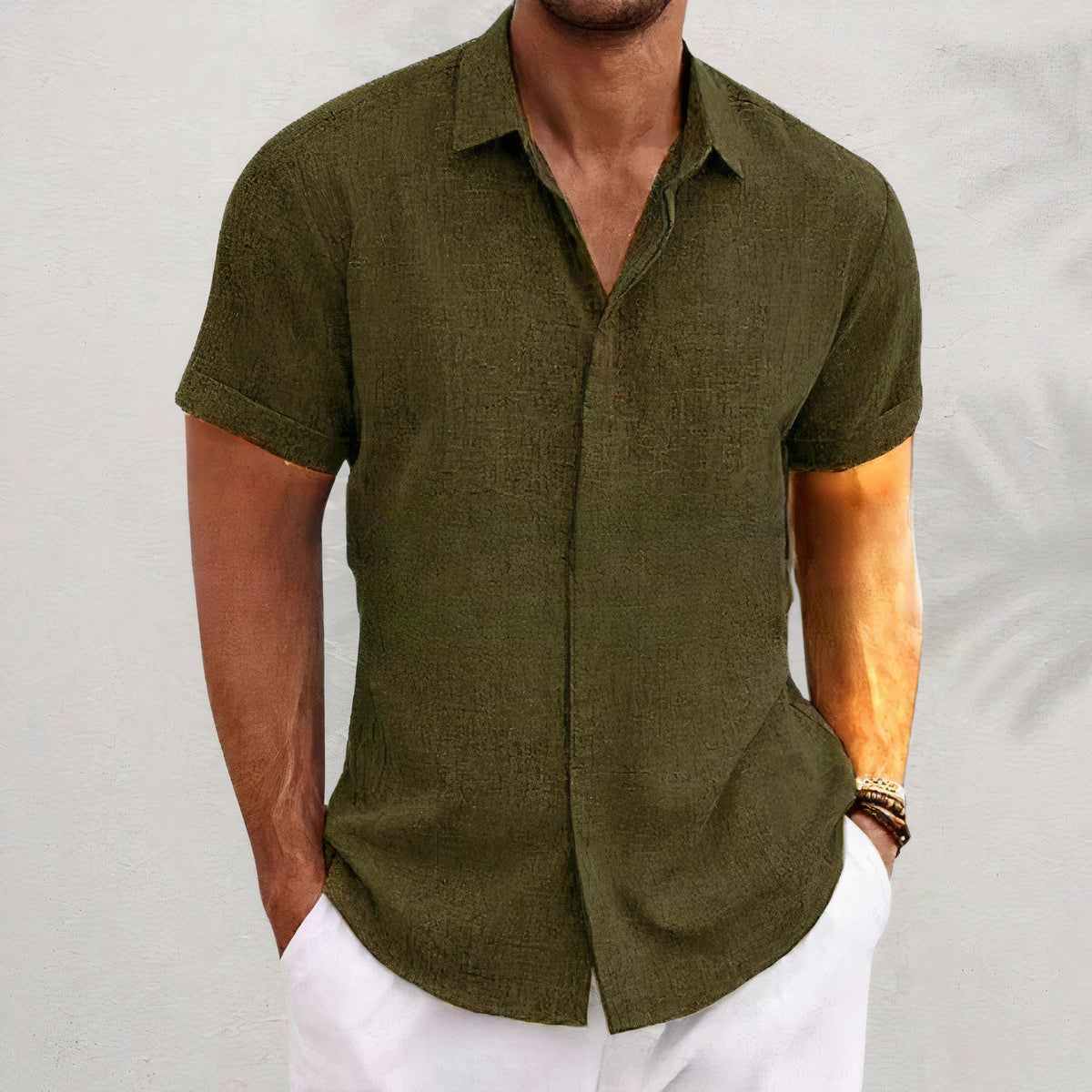 Men's Short Sleeve Shirt with Spread Collar and Button Closure