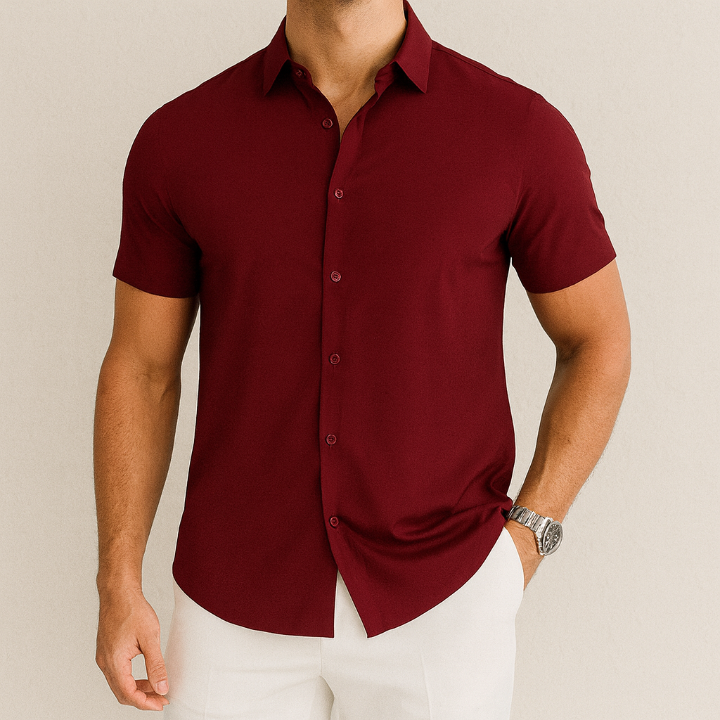 Men's Short Sleeve Shirt with Spread Collar and Slim Fit Button-Up