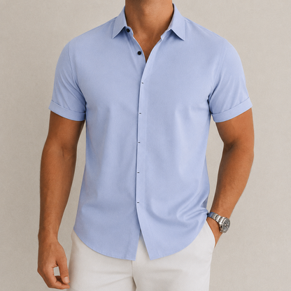 Men's Short Sleeve Shirt with Spread Collar and Slim Fit Button-Up