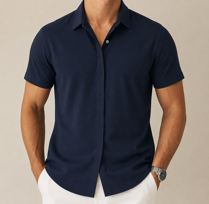 Men's Short Sleeve Shirt with Spread Collar and Slim Fit Button-Up