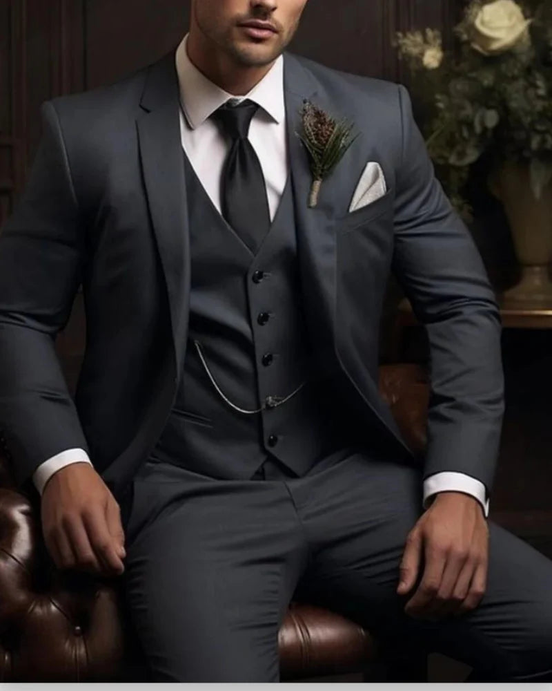 Men's Slim Fit Three-Piece Suit with Waistcoat and Single-Breasted Jacket