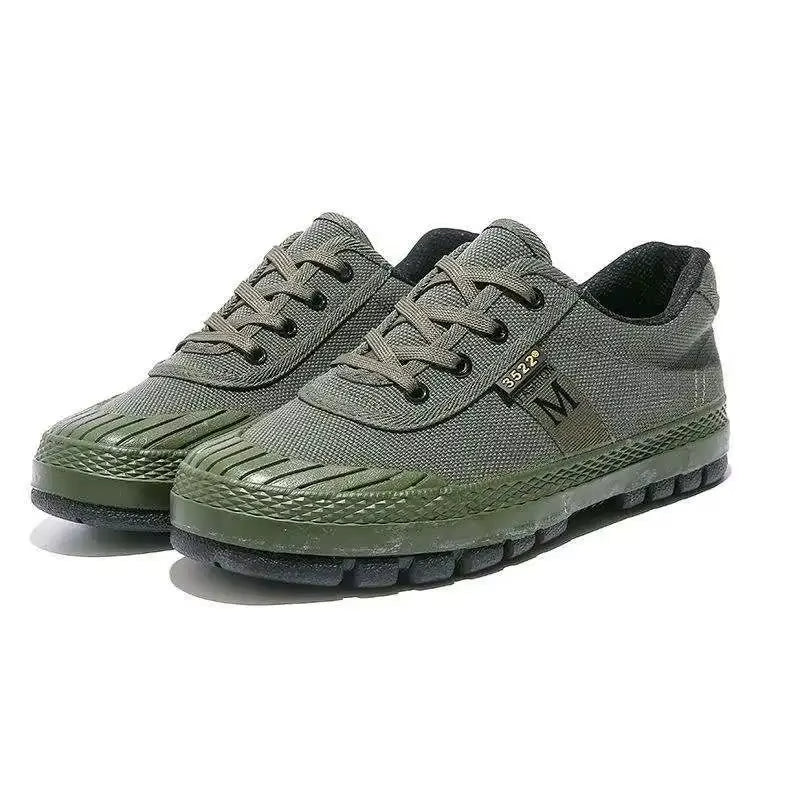 Men's Tactical Sneakers Low-Top with Lace-Up Closure and Camouflage Print