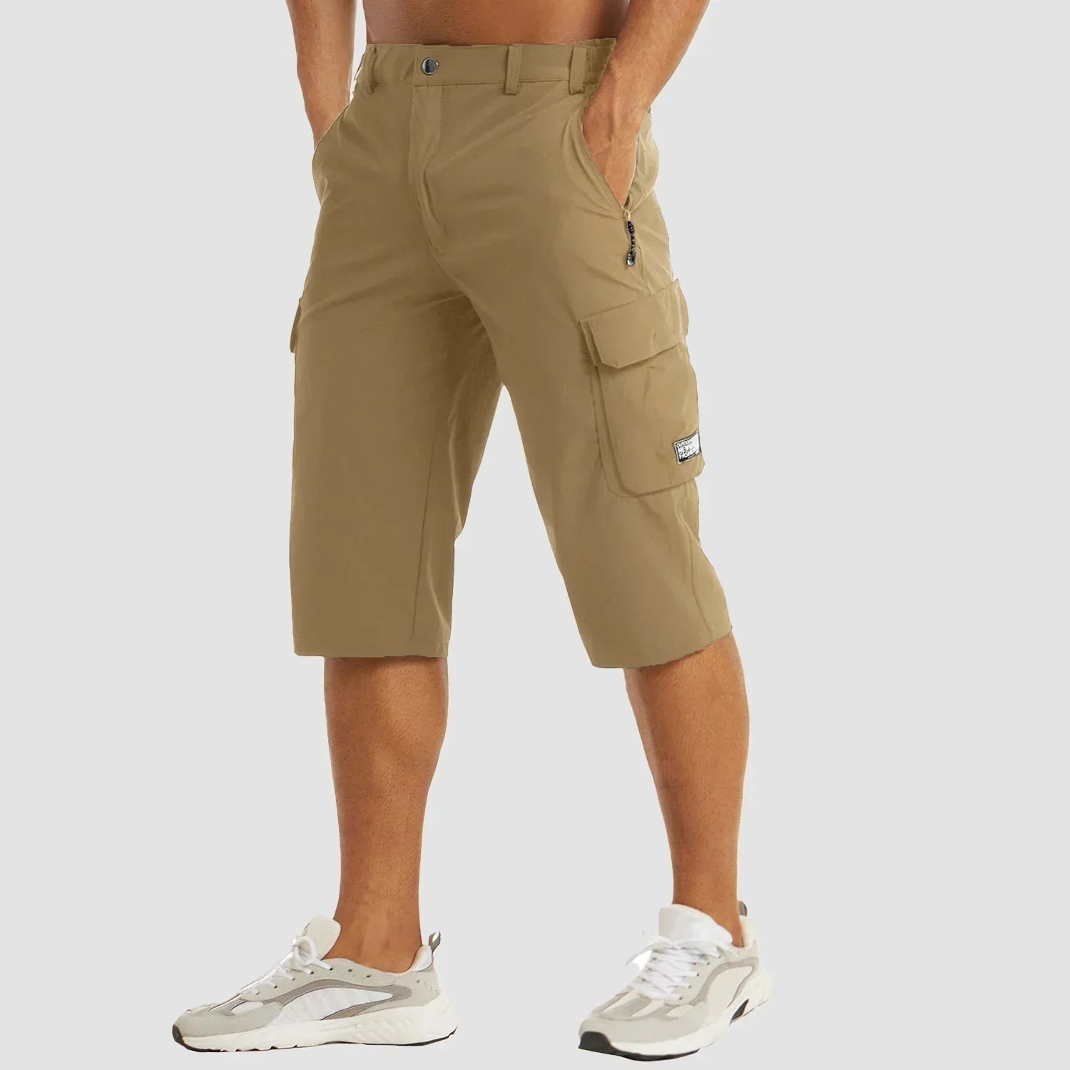 Men's Three-Quarter Cargo Shorts with Multi-Pocket Utility Design