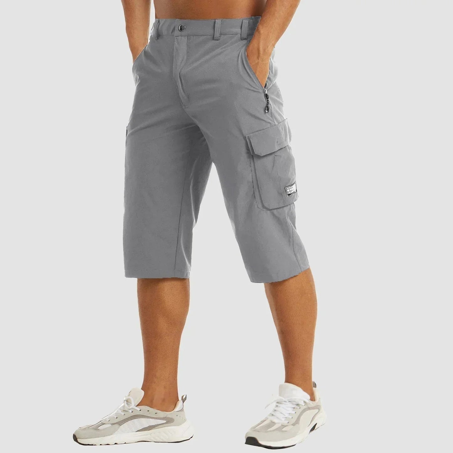 Men's Three-Quarter Cargo Shorts with Multi-Pocket Utility Design