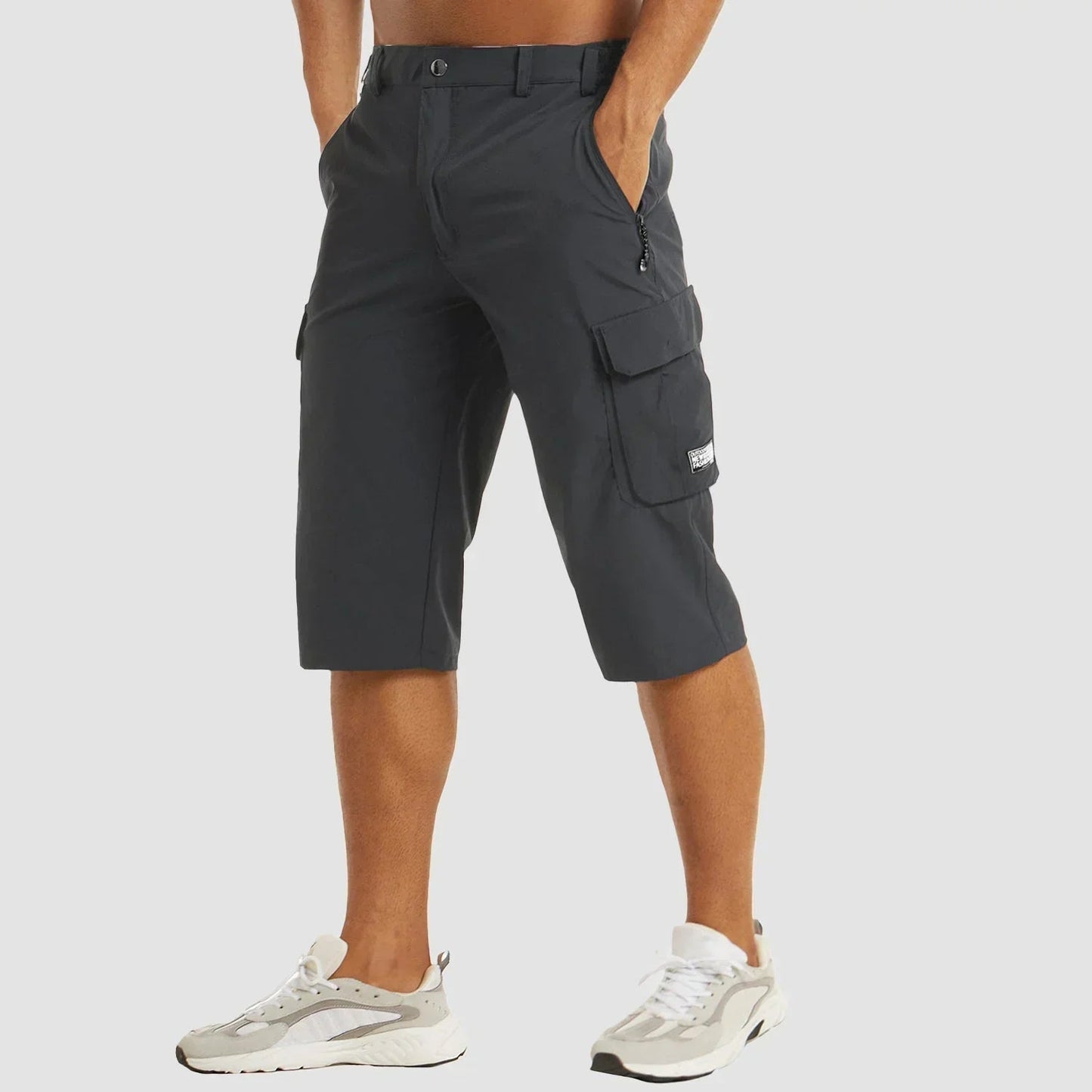 Men's Three-Quarter Cargo Shorts with Multi-Pocket Utility Design