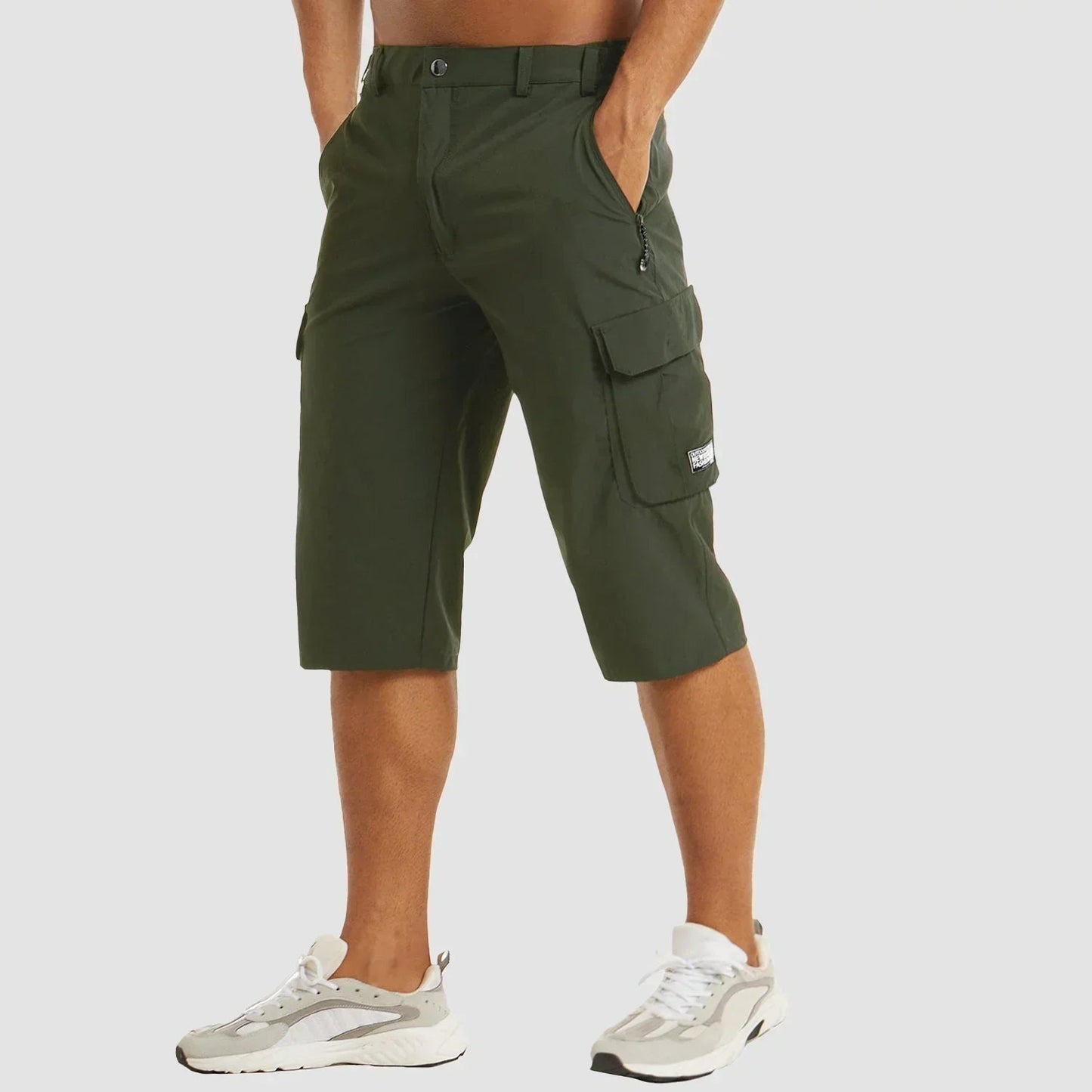 Men's Three-Quarter Cargo Shorts with Multi-Pocket Utility Design