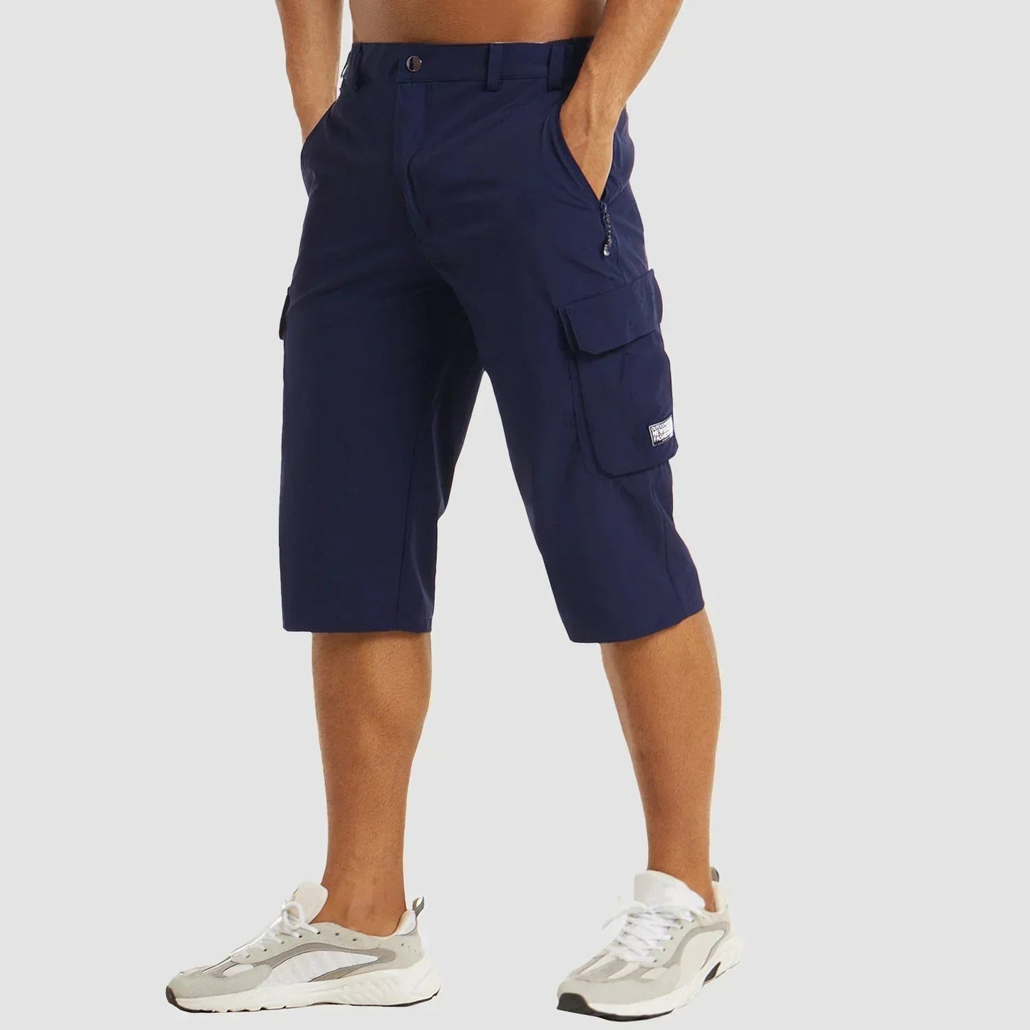 Men's Three-Quarter Cargo Shorts with Multi-Pocket Utility Design